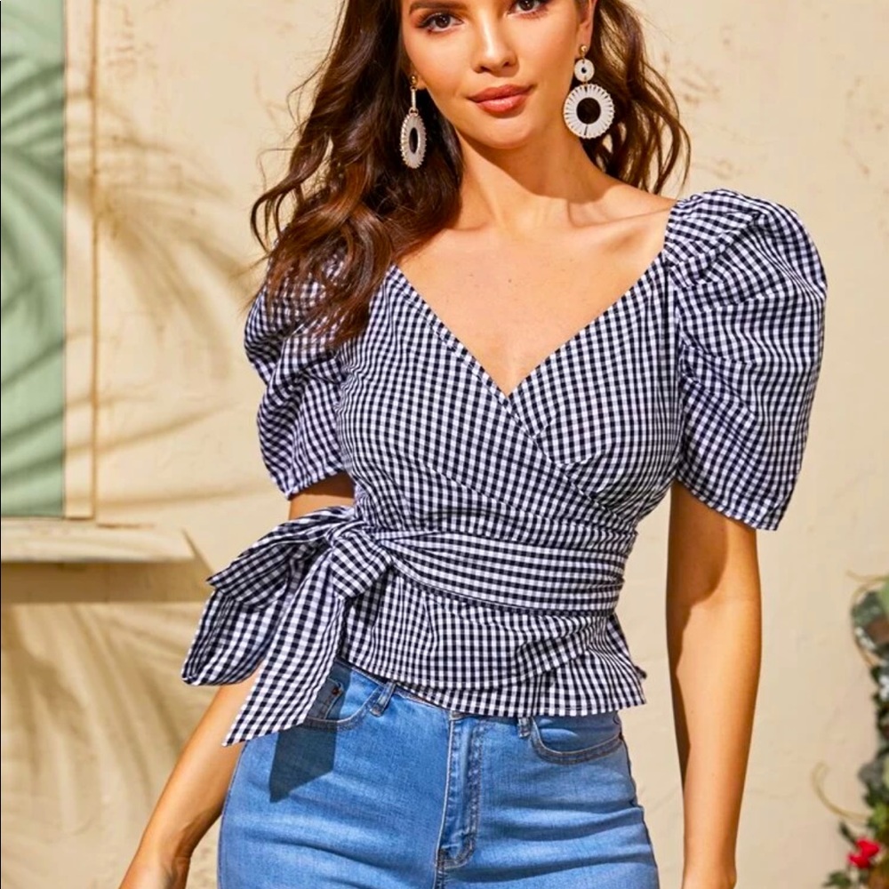 NWT Gingham Puff Sleeve Wrap Top